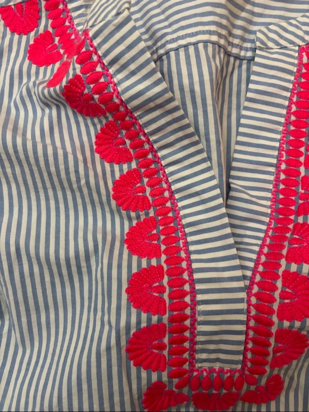 Vineyard Vines Blue Stripe Top with Pink Trim - Picture 3 of 4